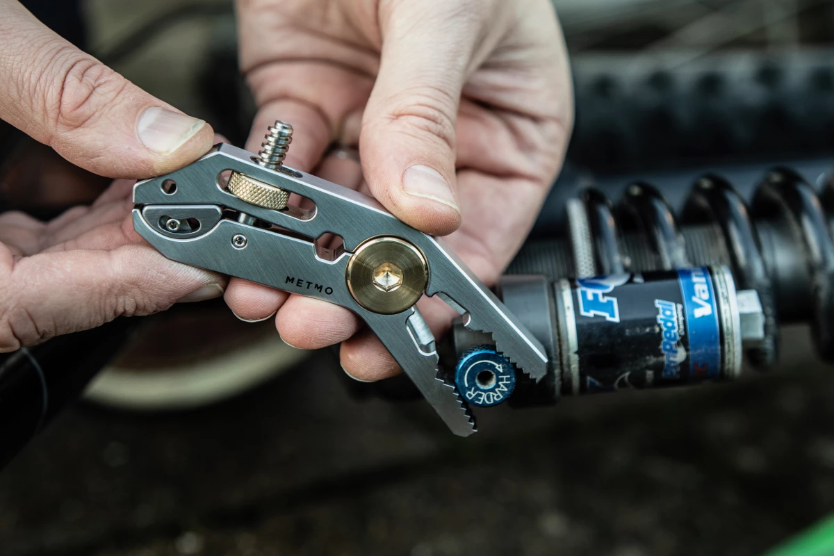 The MetMo Pocket Grip is presently on Kickstarter