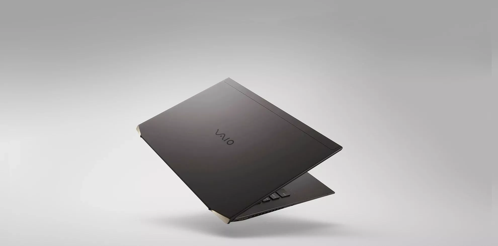 The Vaio Z is reported to be the first laptop wrapped in contoured carbon fiber