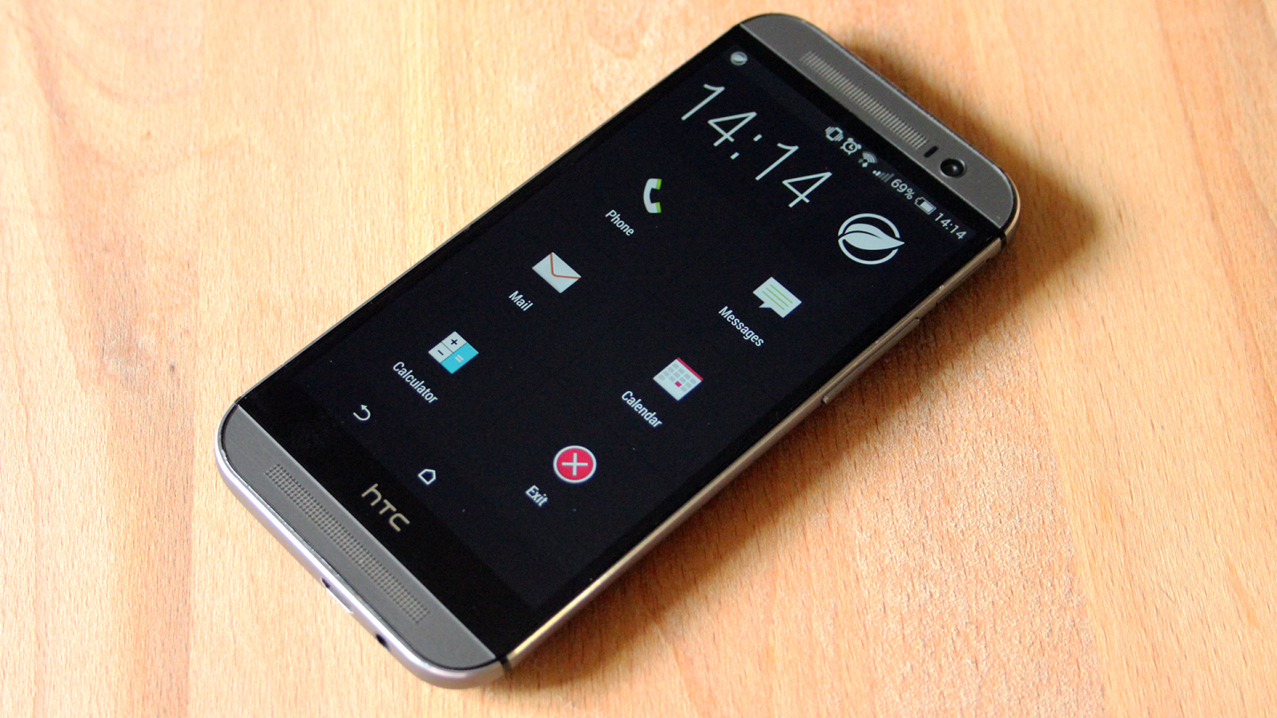 The One features a battery friendly Extreme Power Saving Mode (Photo: Chris Wood/Gizmag.com)