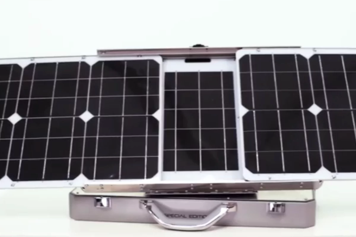 The SunSocket uses mono-crystalline solar panels