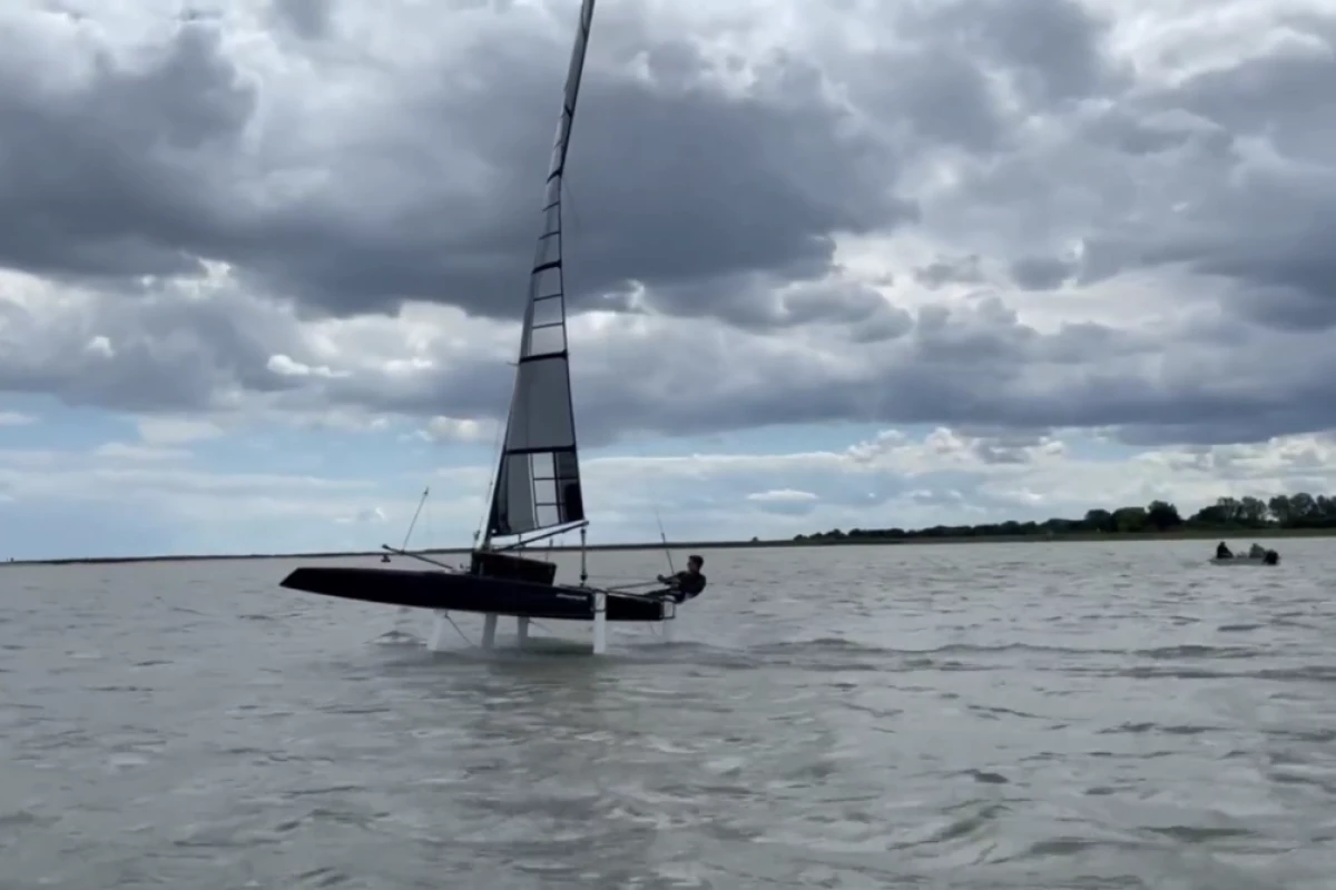 Drift Energy recently produced the first green hydrogen aboard its prototype sailing yacht, an effort it calls a world first