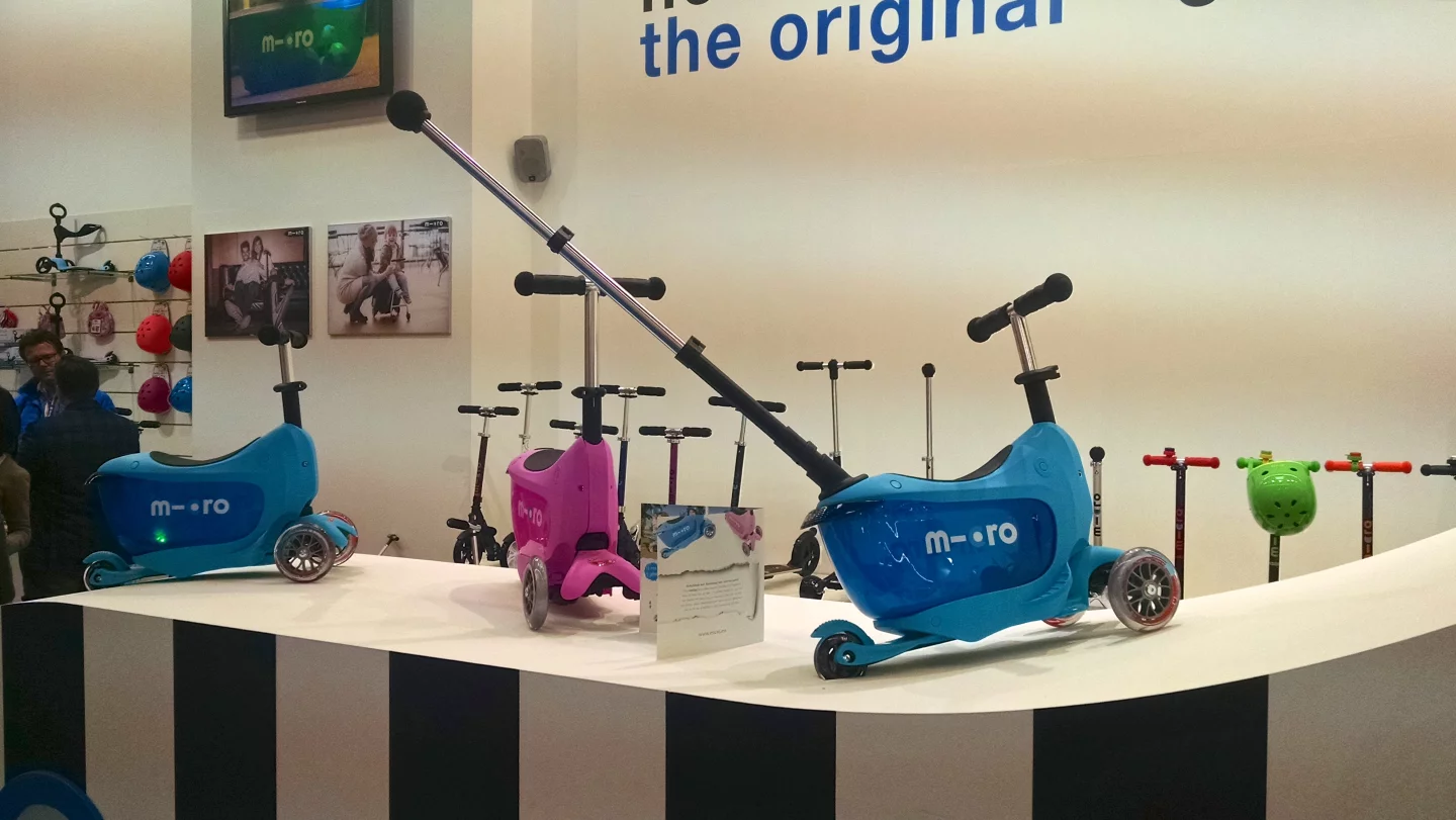 The versatile mini2go can be pushed by the child, controlled by an adult or transformed into a kick scooter (Photo: C.C. Weiss/Gizmag)