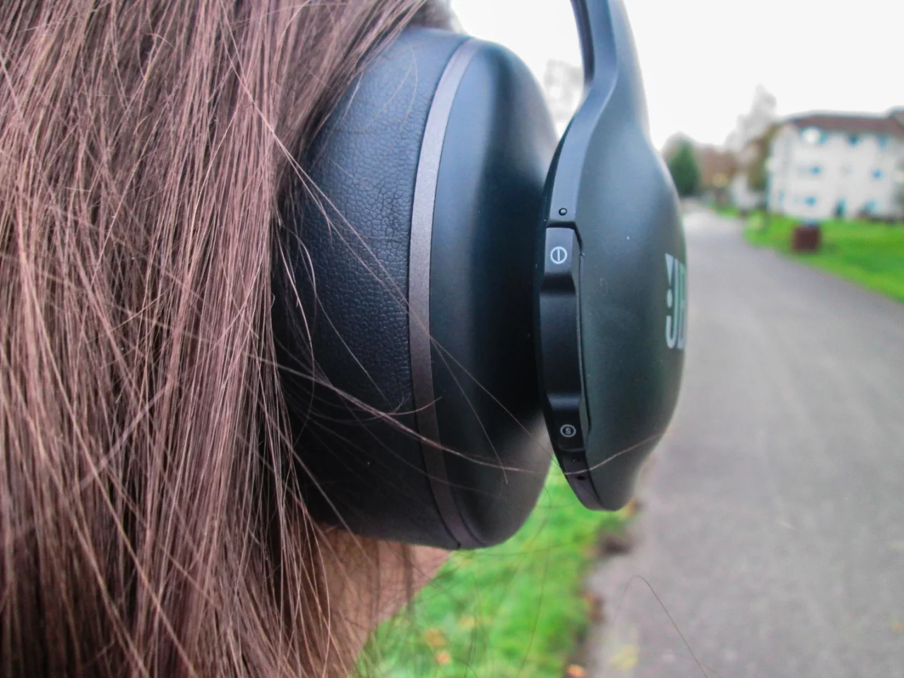 On the righthand side are the on/off control and the settings for the NXTGen ANC feature