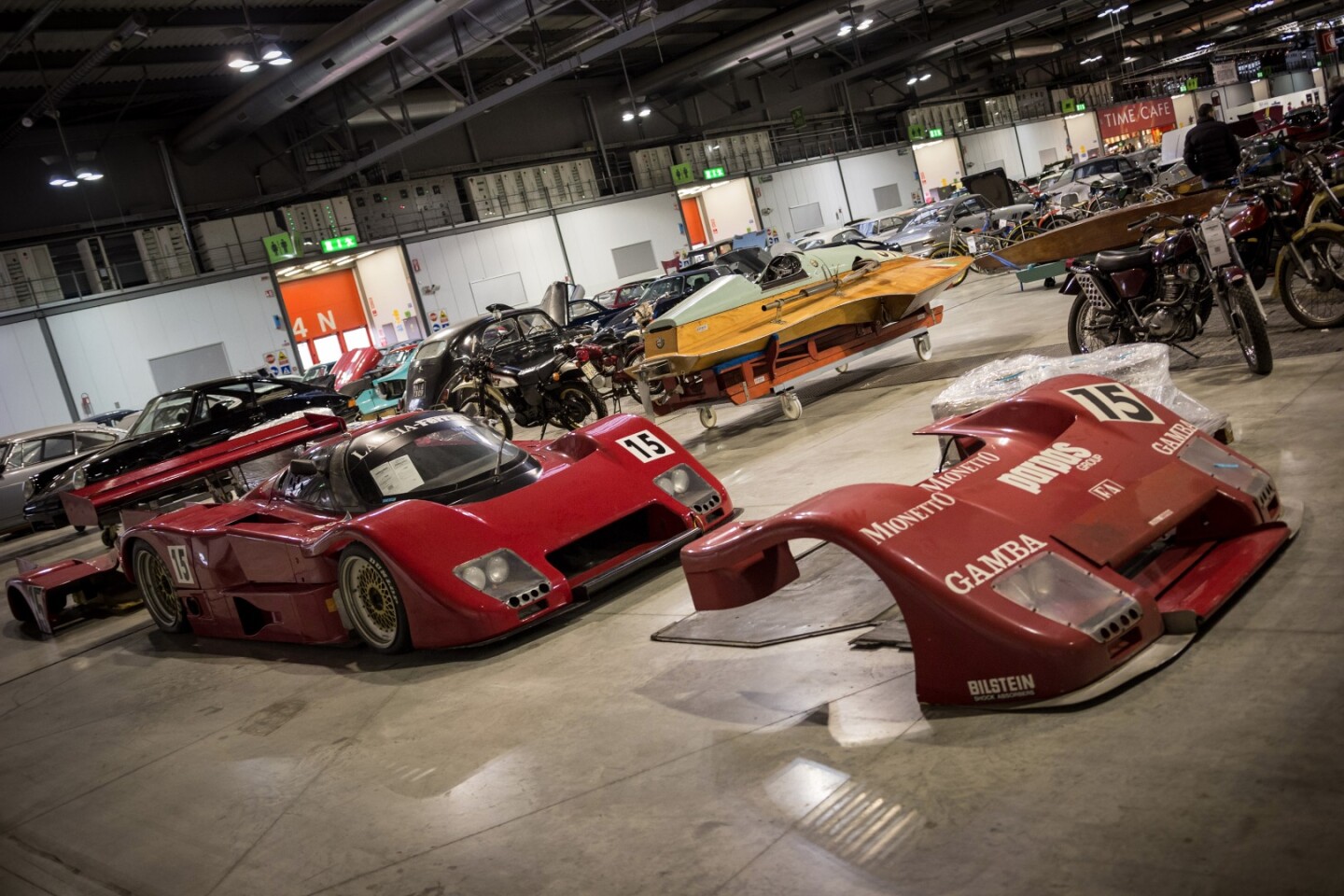 This 1991 Lancia-Ferrari LC2 Group C car sold for €851,200 ($902,783) at the RM-Sotheby's Duemila Route auction in Milan on 25-27 November, 2016