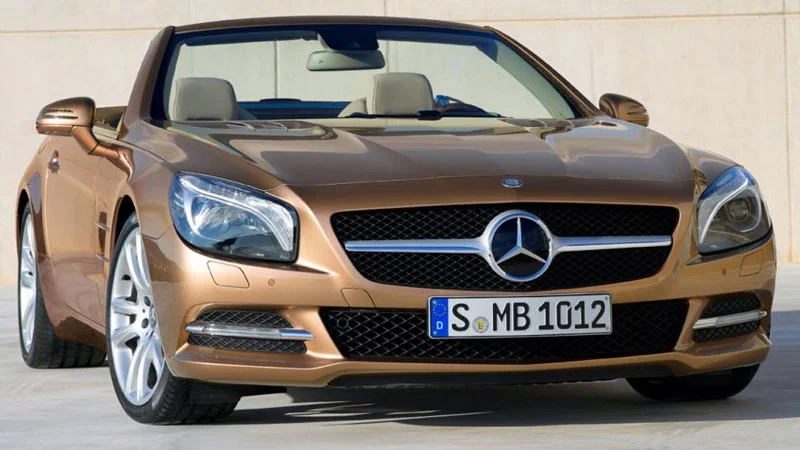 The 2013 Mercedes SL benefits from the extensive use of aluminum