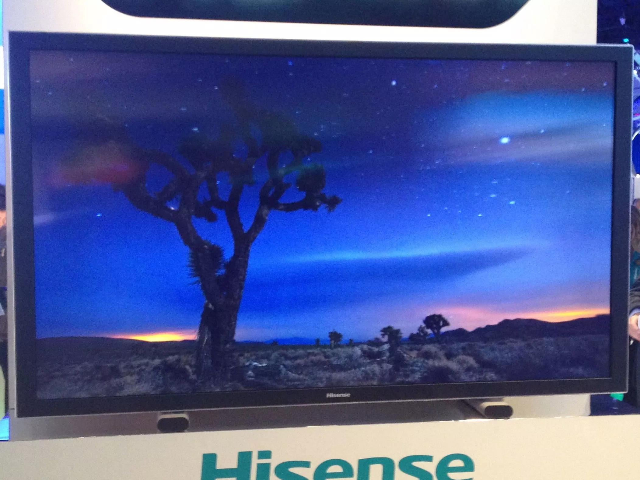 Unfortunately, the GF60XT980 is only a concept model and won't be appearing on store shelves anytime soon, but it's still a nice step towards a glasses-free 3D television that's fit for consumers