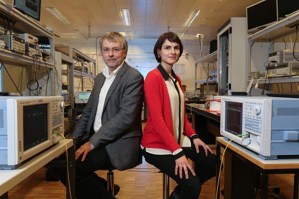 EPFL scientists Luc Thévenaz and Camille Brès made the breakthrough using "Nyquist sinc pulses"