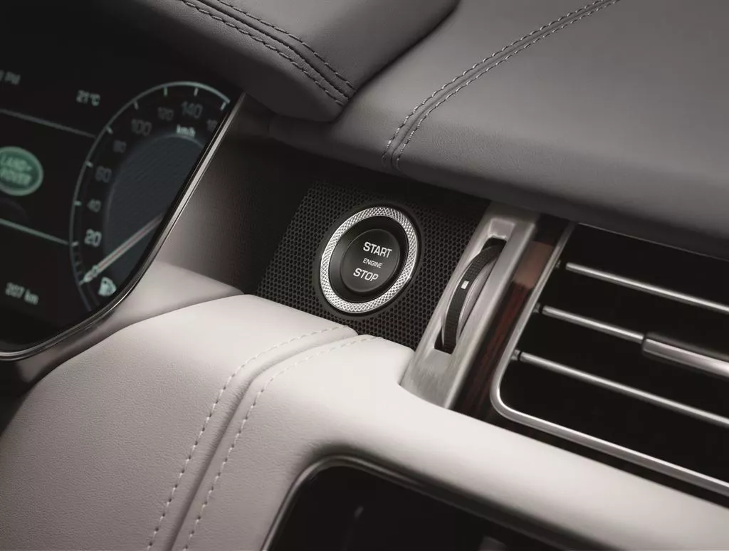 The Range Rover SVAutobiogaphy's dash details