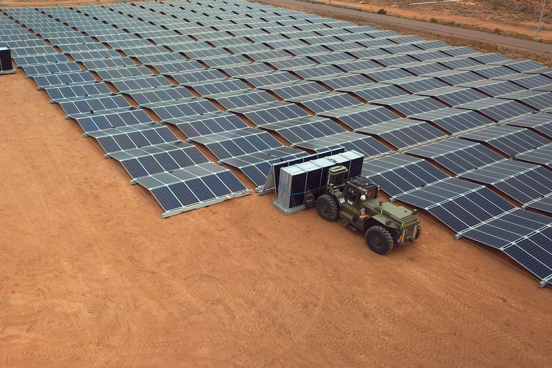Rapid-deployment solar arrays cut energy cost up to 20%, says 5B