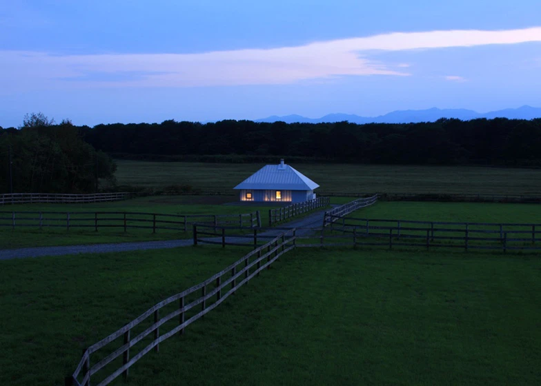 The design encourages natural daylight working hours for the occupants, in addition to providing a luminous glow when the building is viewed from the outside at night