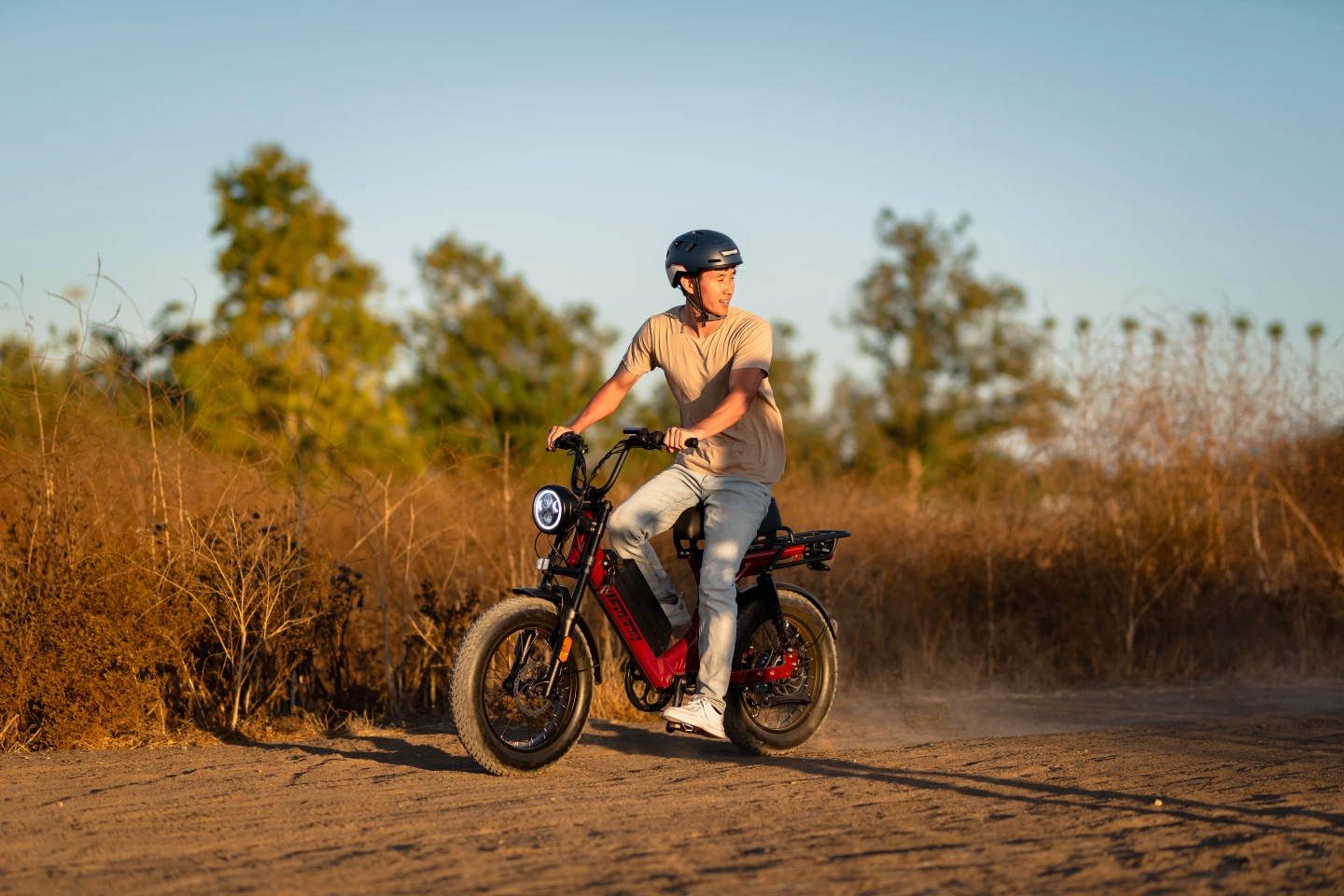 The 52-V/15.6-Ah downtube battery is reported good for more than 55 miles of pedal-assisted riding per charge