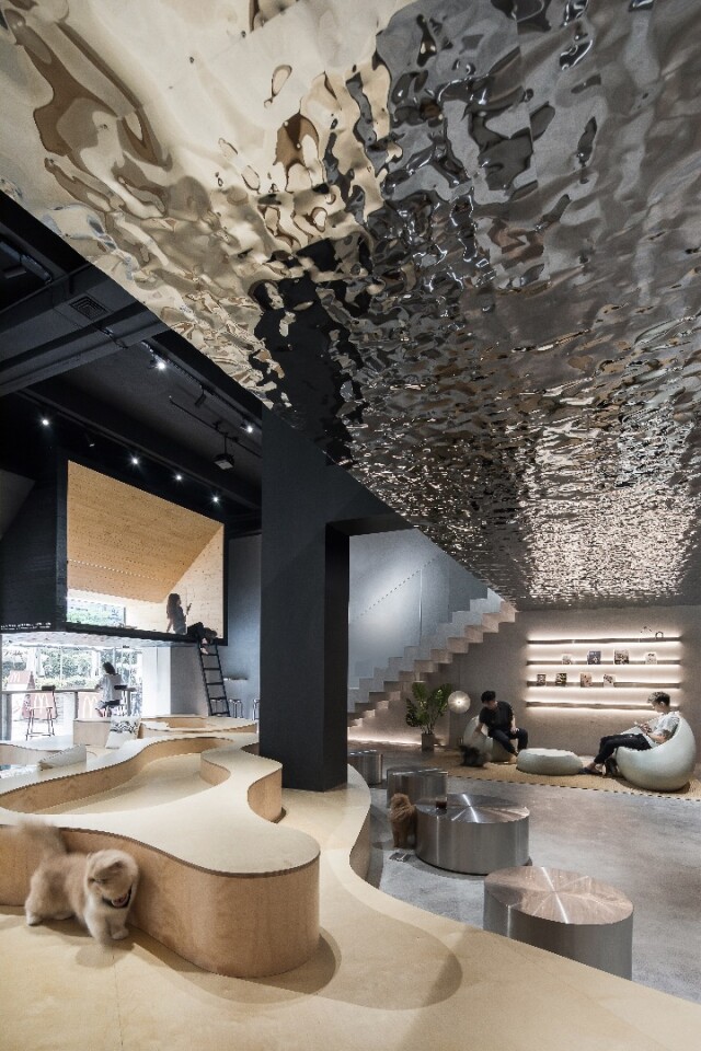 Meow Restaurant was designed by E Studio. The project is located in China and is a finalist in the Bars & Restaurants category