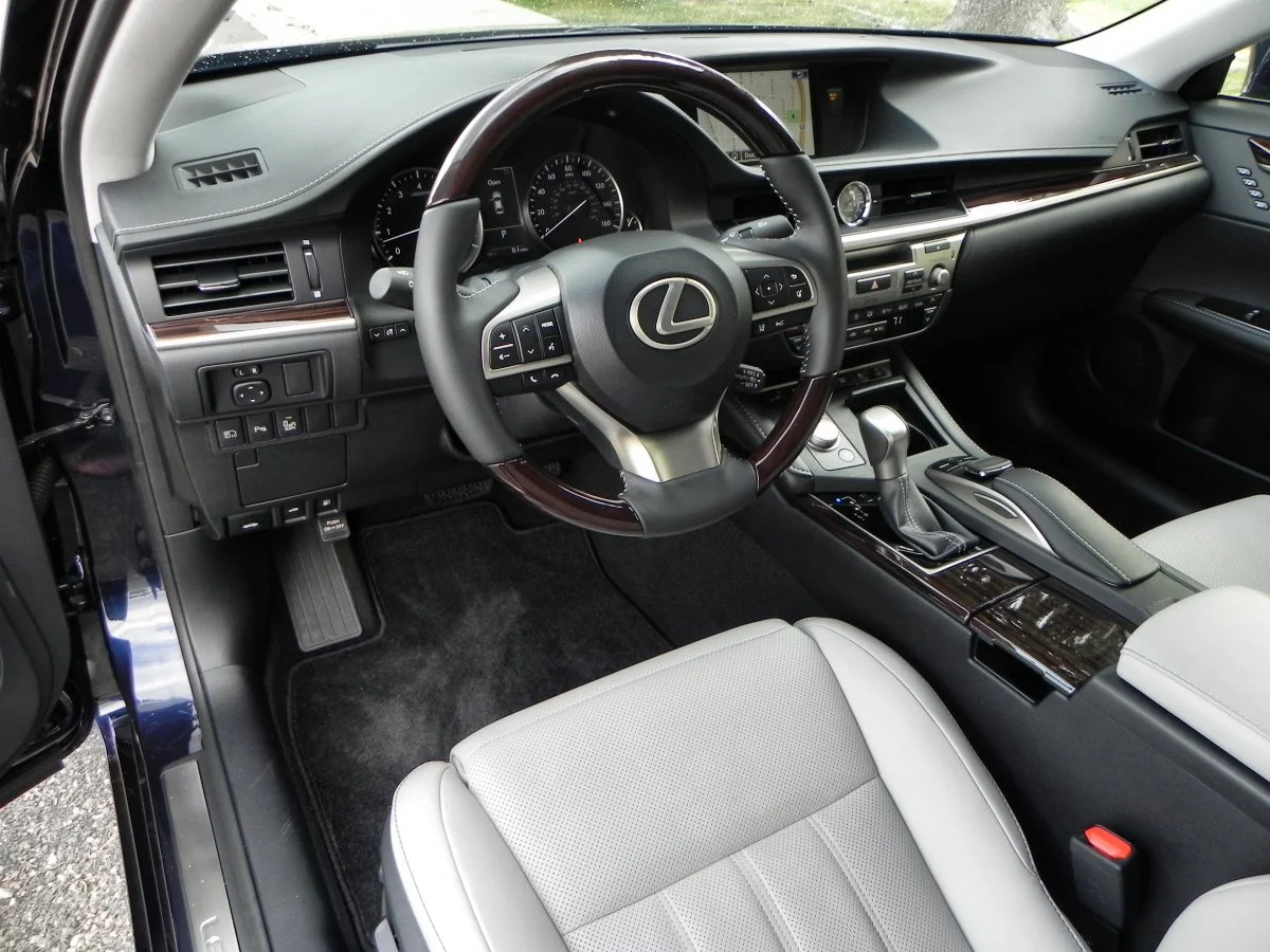 On the inside, the 2016 ES 350 has a plush, well-heeled look about it