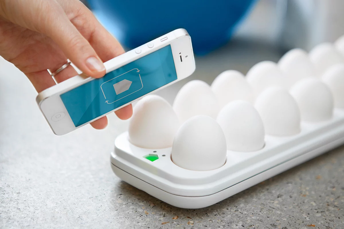 The Egg Minder sends egg status alerts to your smartphone