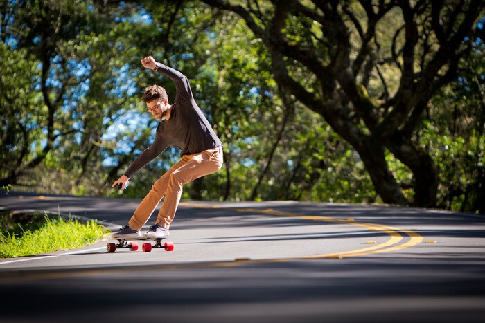 In Advanced mode, the board has a top speed of 24 mph (39 km/h)