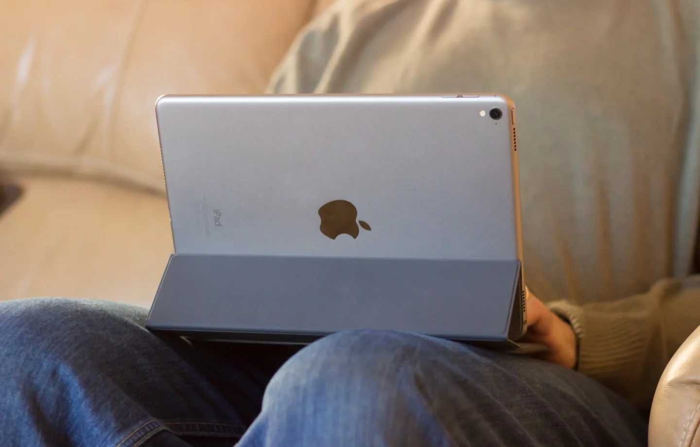 iPad Pro 9.7 with Apple Smart Keyboard