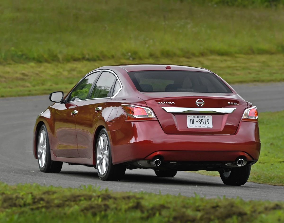 2013 Nissan Altima is an IIHS Top Safety Pick+