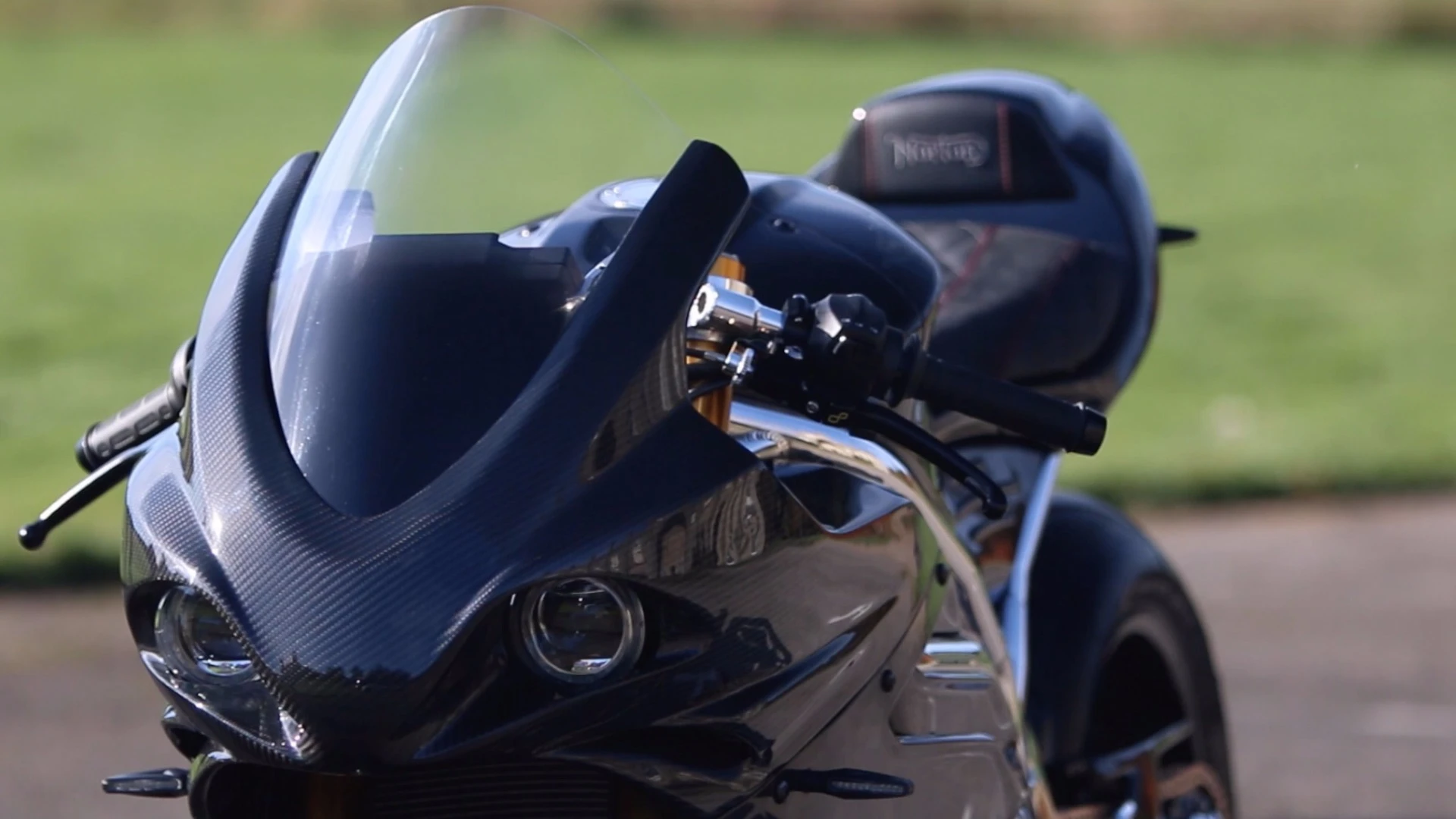 Norton V4 RR: LED headlights with angel eyes