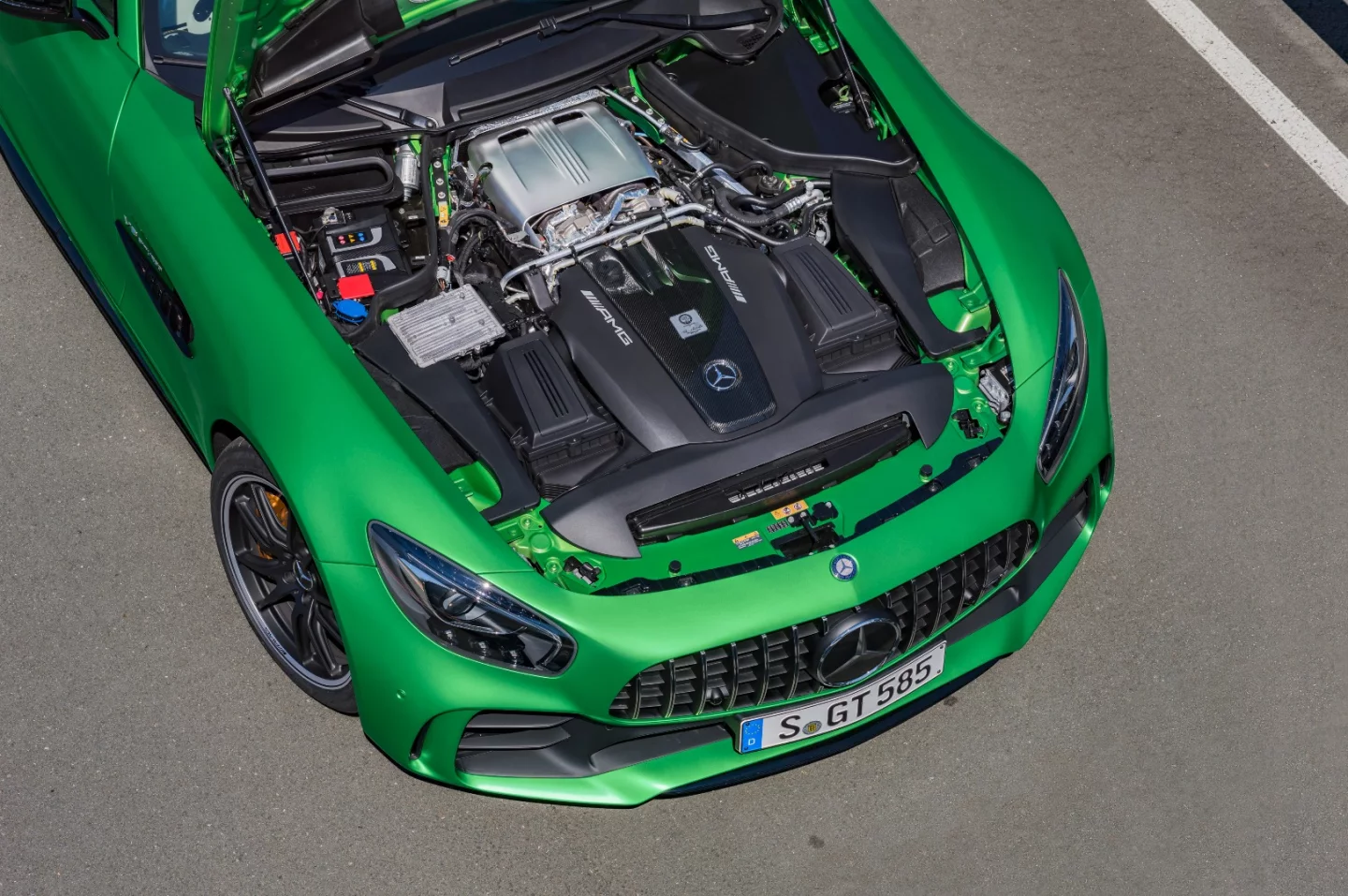 Mounted inside the V banks, the upgraded turbochargers help deliver 577 hp