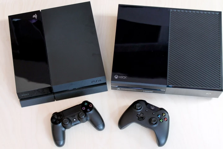 We share our extended hands-on impressions of the Sony PlayStation 4 (left) and Microsoft Xbox One