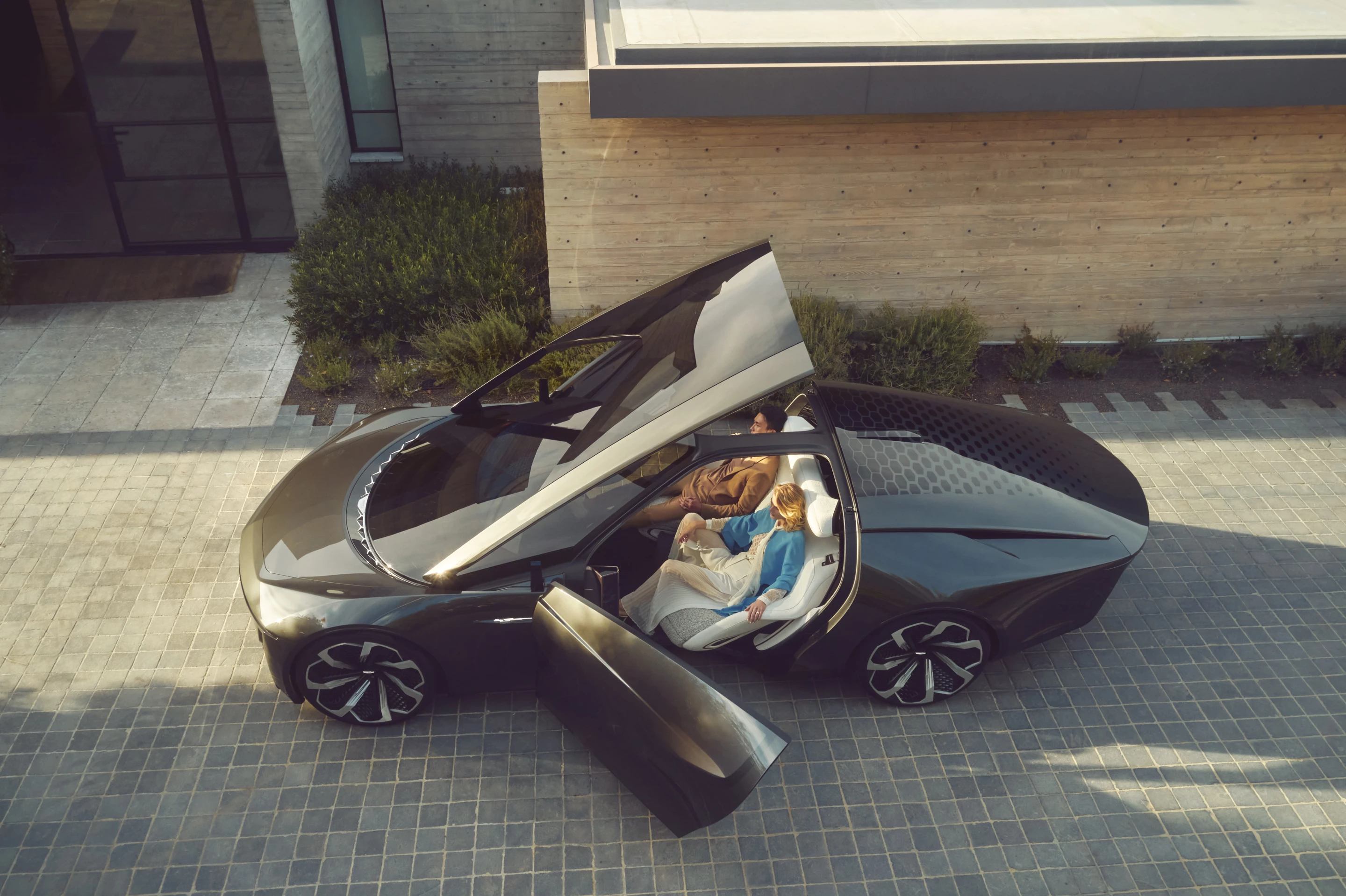The Cadillac InnerSpace has a low stance and floor thanks to its decentralized Ultium battery