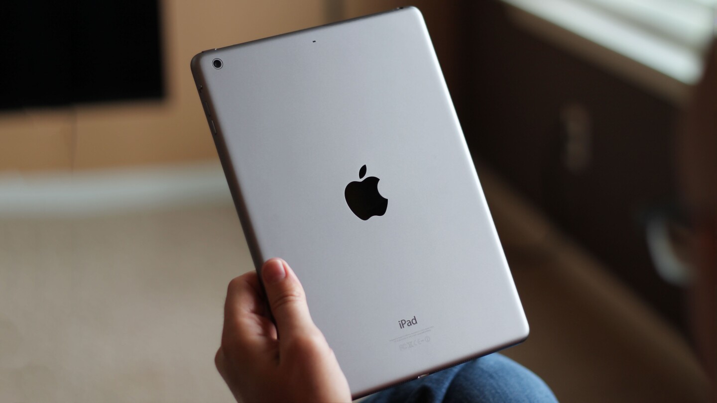 The iPad Air has an aluminum unibody finish