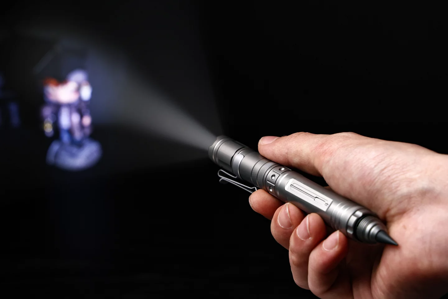 The VeroLite includes a flashlight that can be removed or used in place