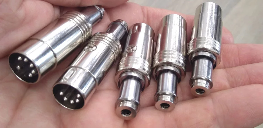 There's a 5-pin MIDI port at one end of Flash and a 3.5 mm headphone jack at the other