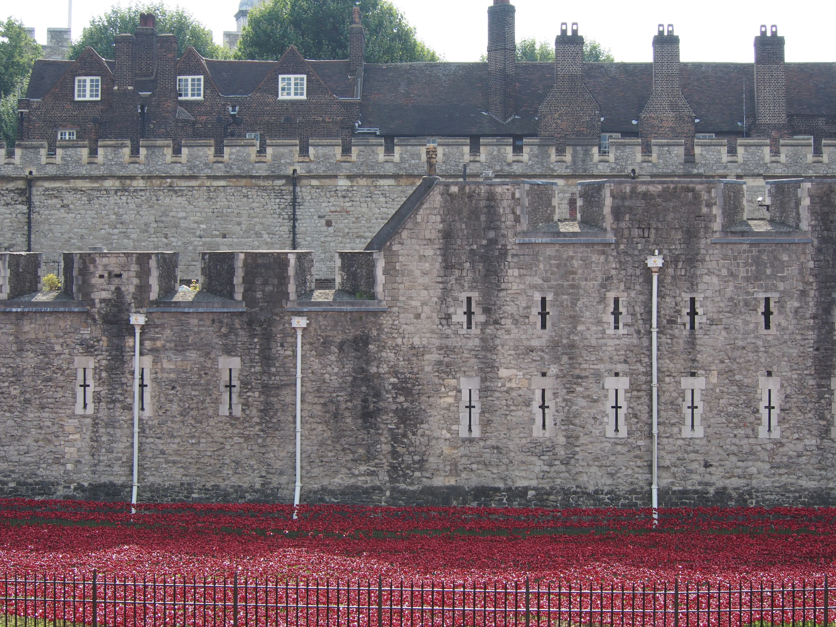 Shot of the installation from Tower Hill (Photo: Adam Williams/Gizmag)