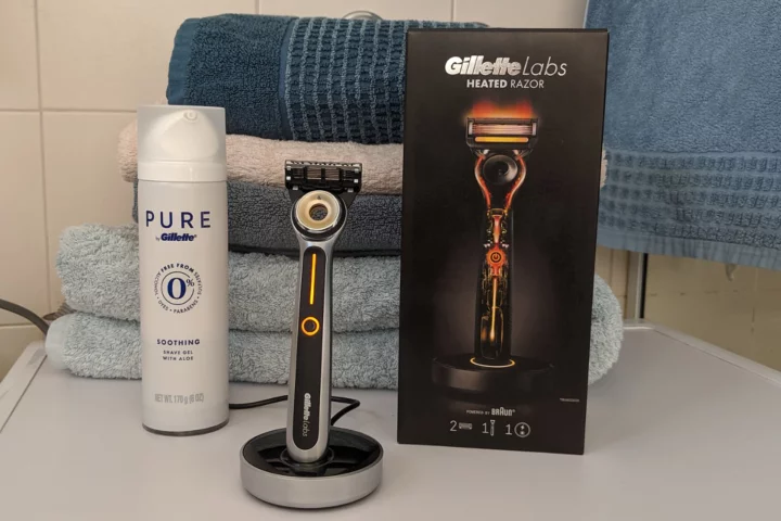New Atlas tests out the Gillette Labs Heated Razor
