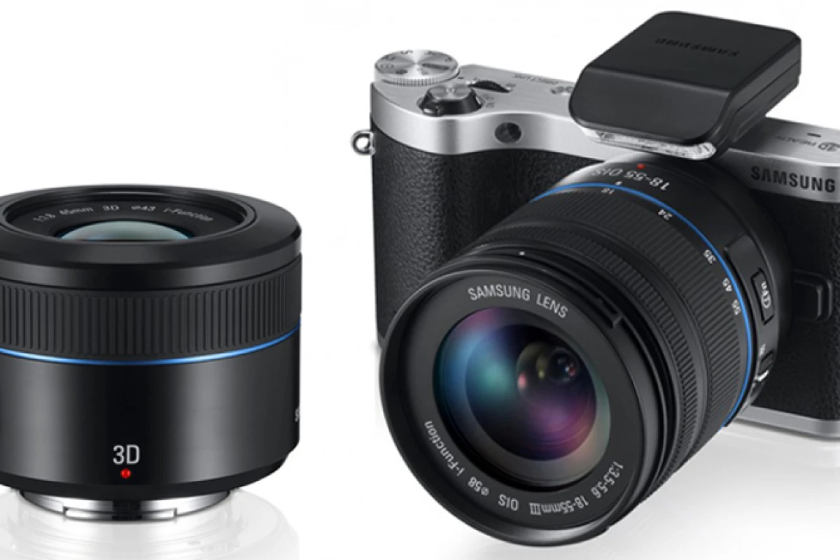 The Samsung NX300 was revealed along with a 45mm F1.8 2D/3D lens