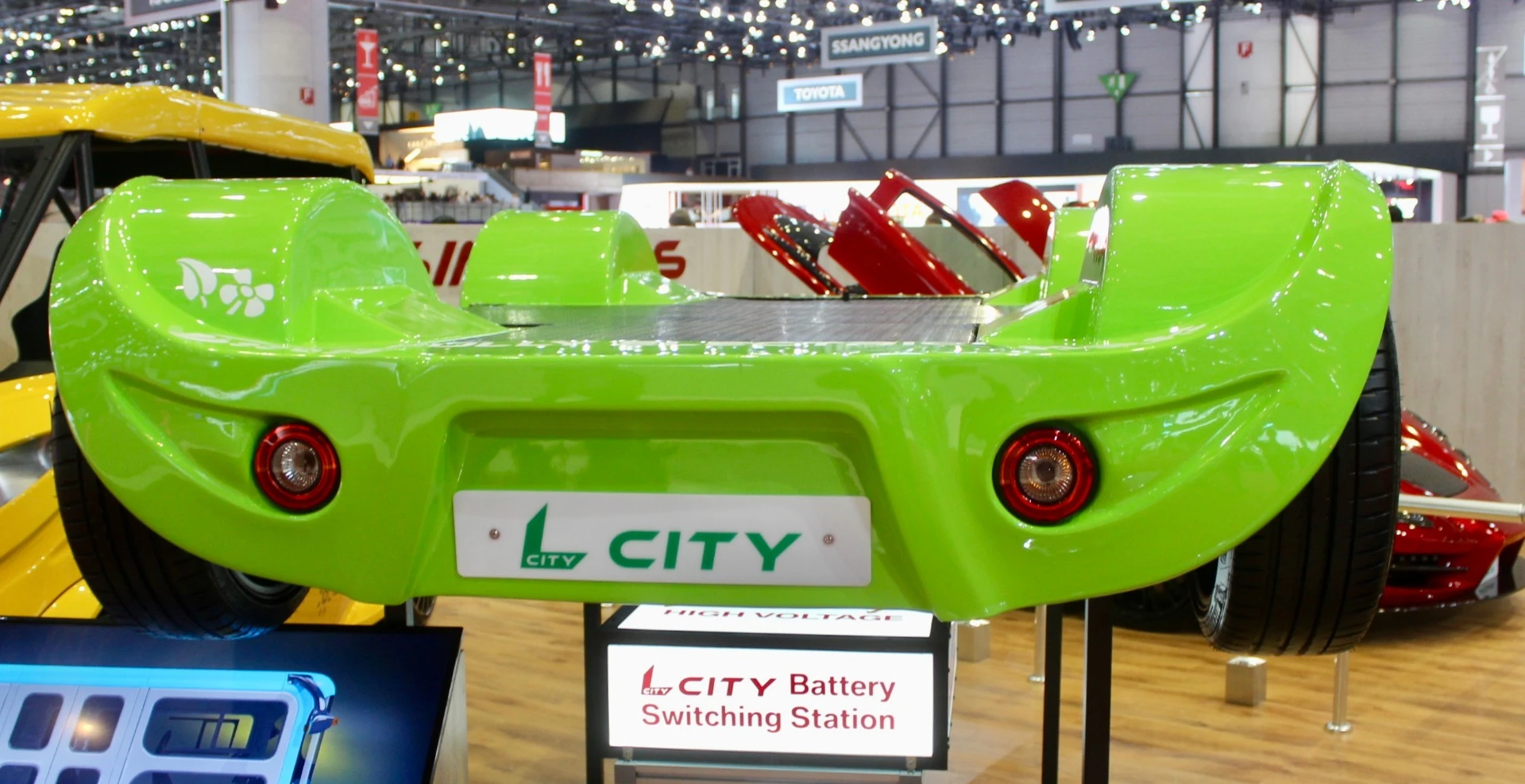 Bulgarian supercar company Sin Cars put forth its L City concept, an electric base upon which any number of different urban transport concepts can sit