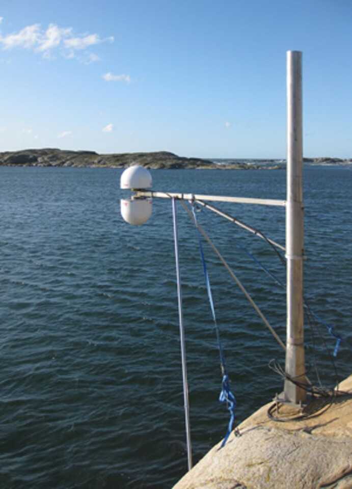 Using GPS to measure changes in sea level