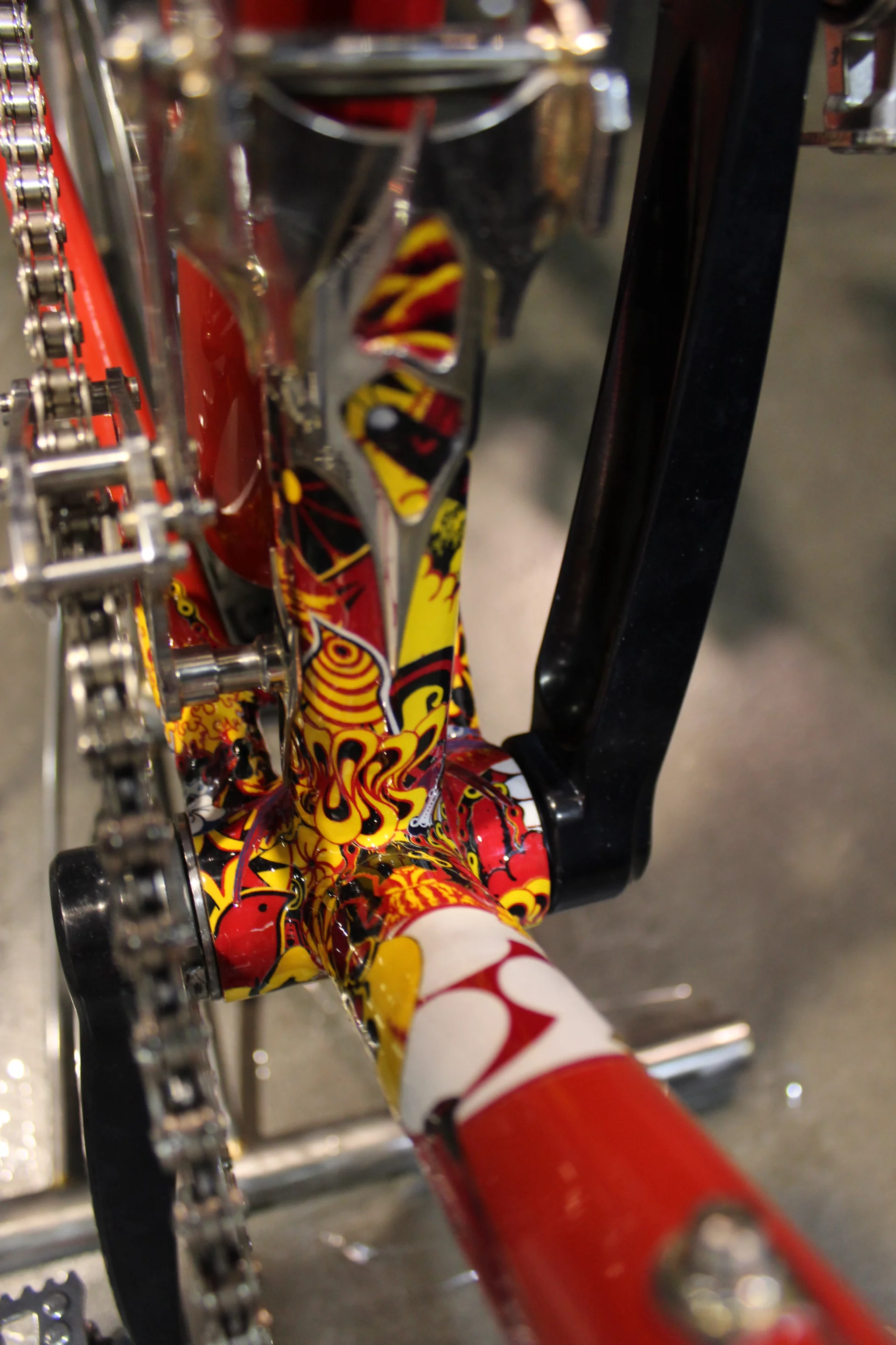 Amazing paint work around the bottom bracket on Sunrise Cycles' commuter bike