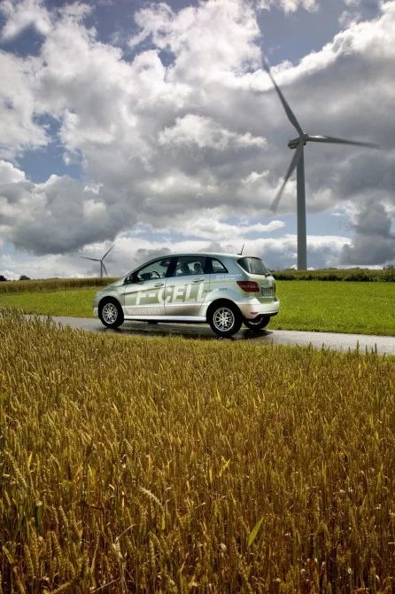 The Mercedes-Benz B-Class F-CELL achieves the equivalent of 3.3 liters of diesel per 100km
