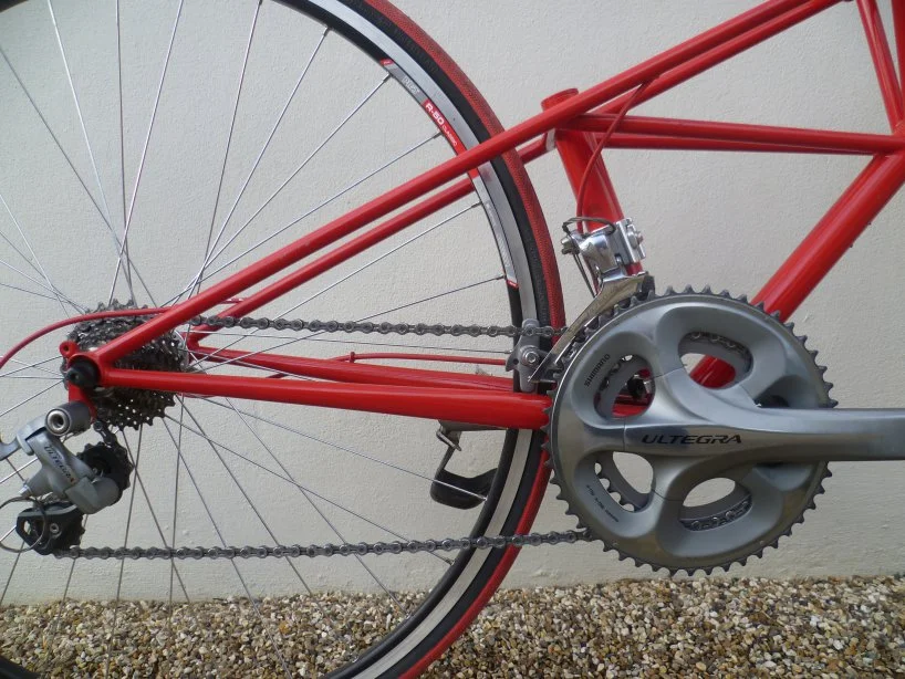 Some aspects of the Hickman Bike do stay set, such as the head tube angle, chainstay length and bottom bracket drop