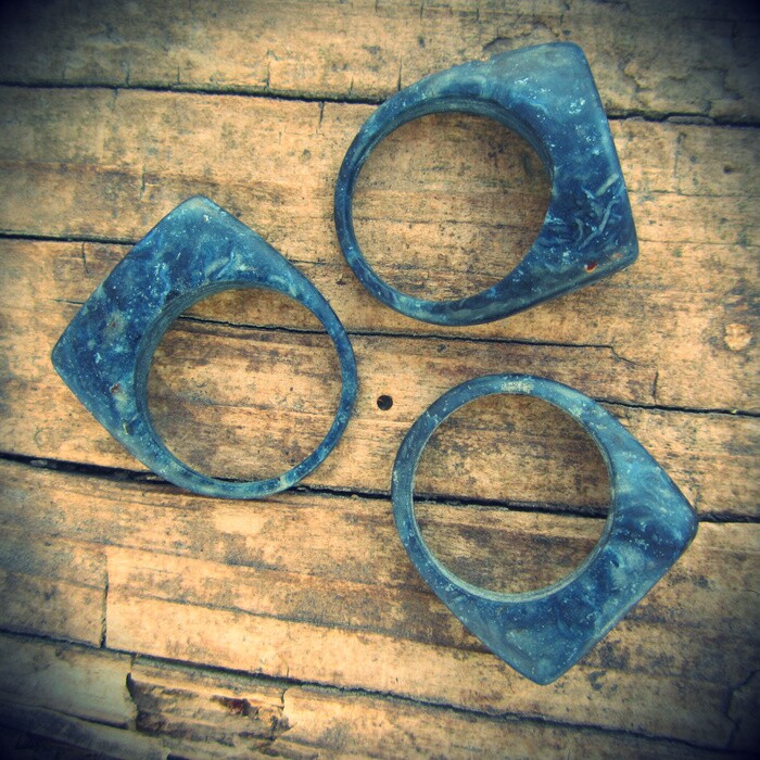 Denimite rings
