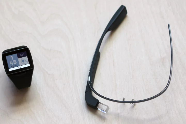 Gizmag goes hands-on to take a look at the present and potential of smartwatches and Google Glass