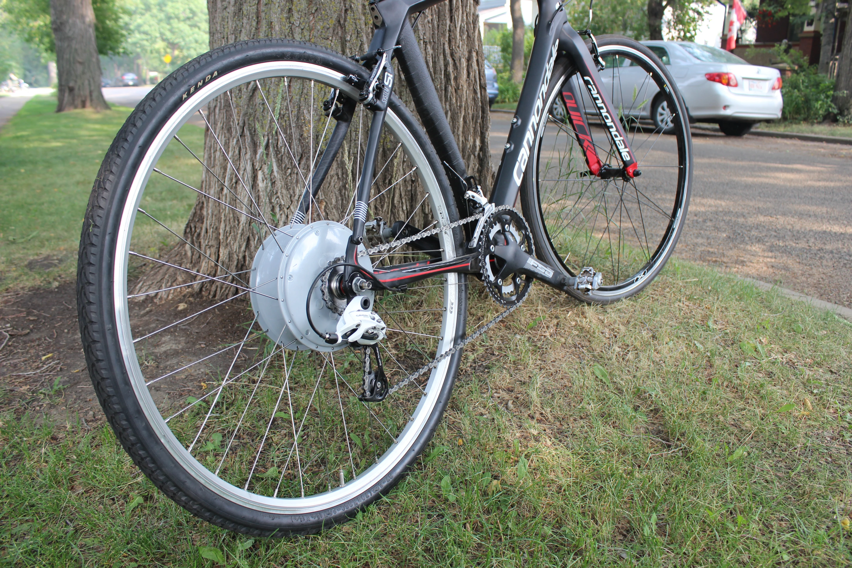 Gizmag tries out the FlyKly Smart Wheel
