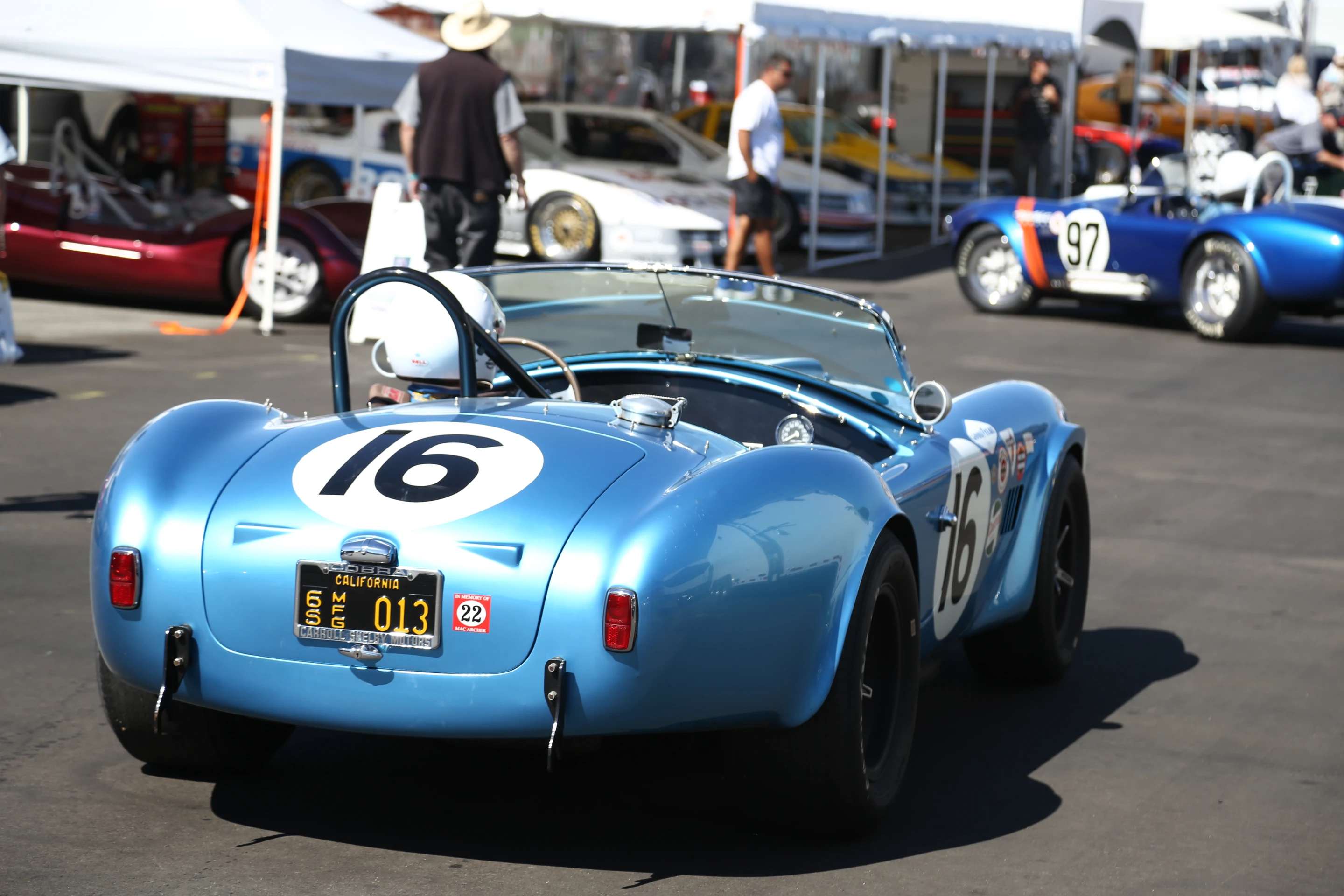Another Cobra comes in from the track (Photo: Angus MacKenzie/Gizmag.com)