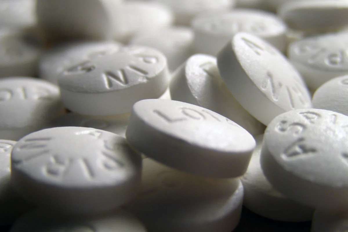 Adding two new chemical groups to regular aspirin (pictured) results in NOSH-aspirin that shrinks tumors and curbs cancer cell growth (Photo: Shutterstock)