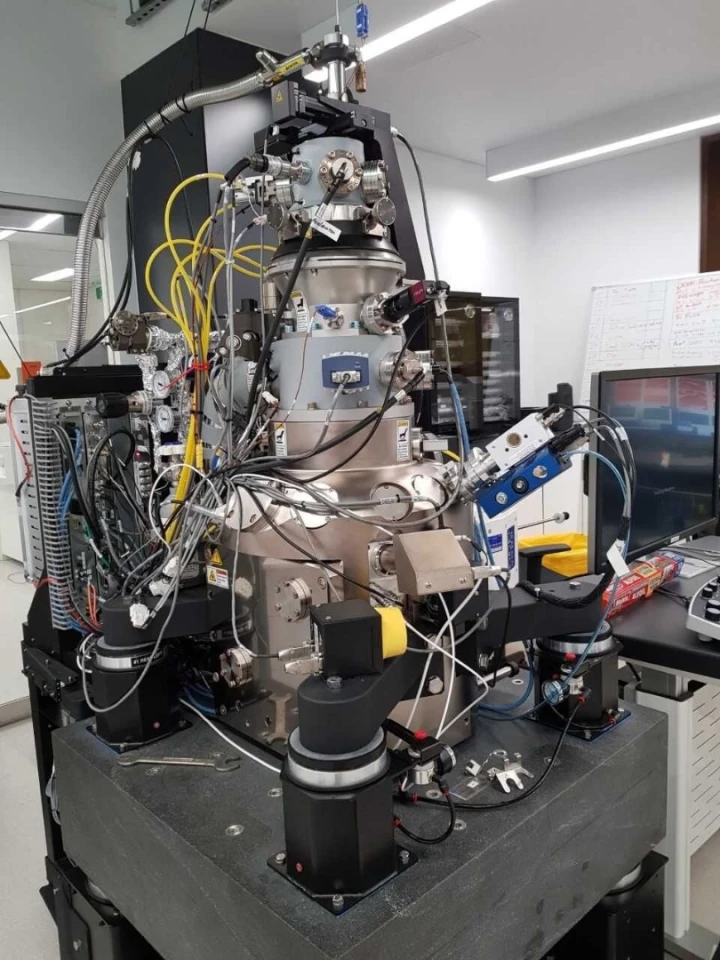 One of the scanning helium ion microscopes (HIM) used to produce highly detailed images of dragonfly wings