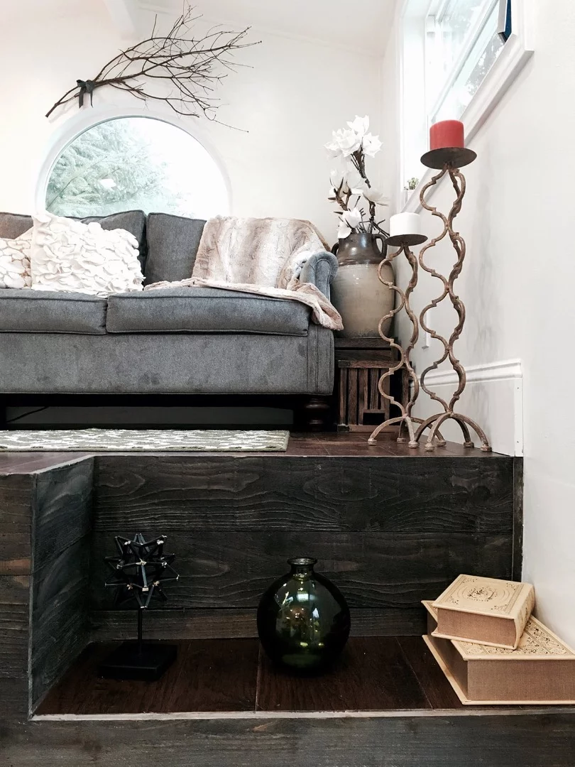 The Vintage Glam's raised living area