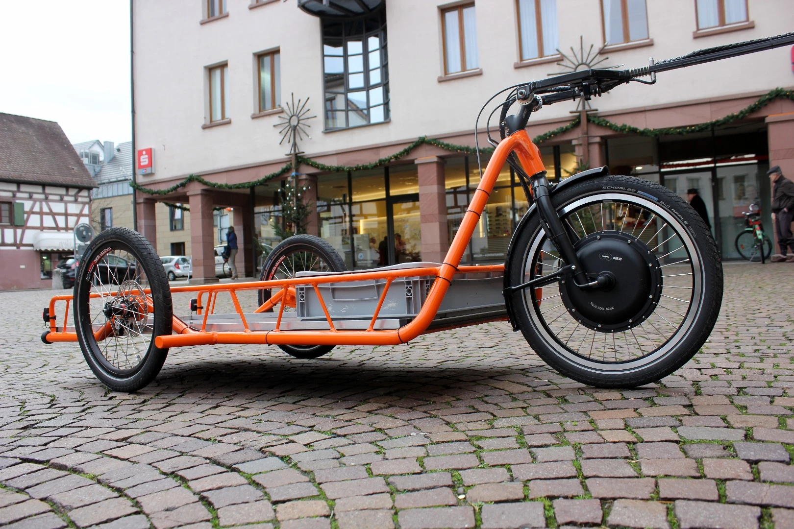 The trailer is driven by a front hub motor
