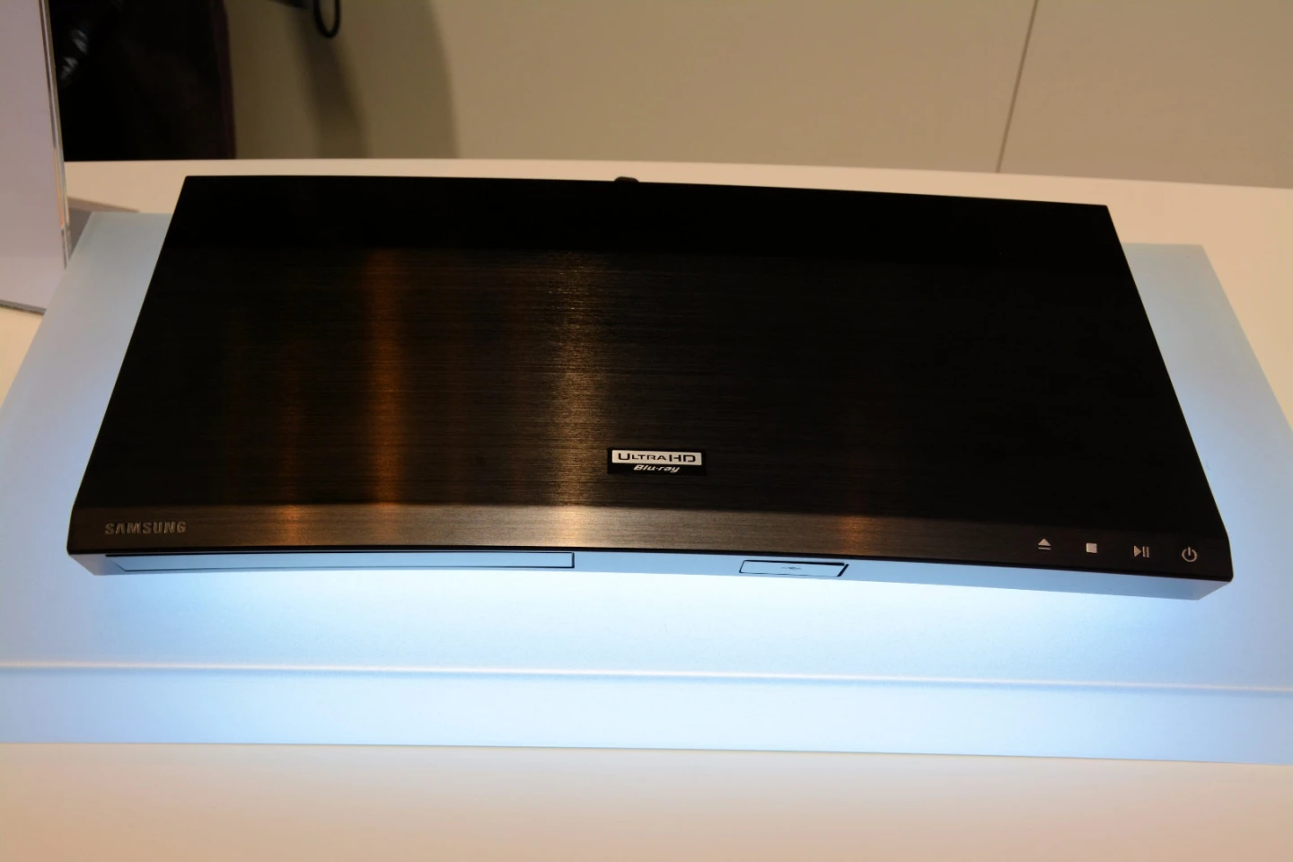 The new player will support UHD Blu-ray disk playback, providing users with four times the resolution of standard Blu-rays, and with 64 times higher color expression