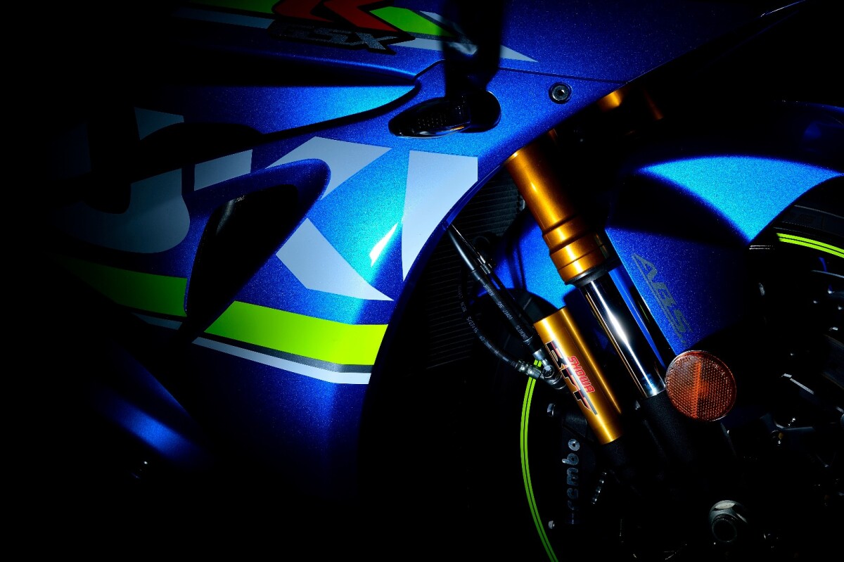 The new Showa Balance Free Fork was first introduced with the 2016 Kawasaki ZX-10R, and now finds its second application on the 2017 Suzuki GSX-R1000/R