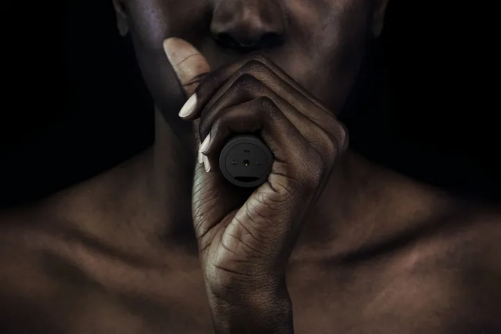 To use the BAM breathalyzer, you just blow into your fist