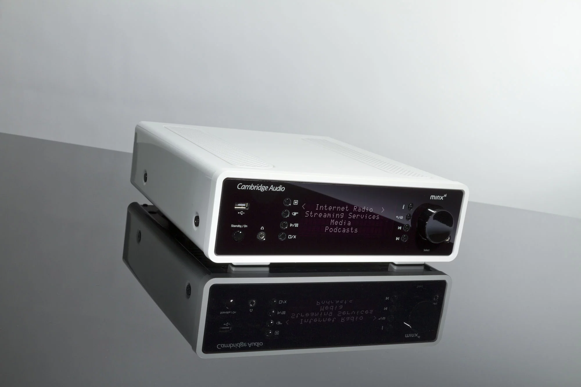 The Minx Xi supports popular audio codecs, including Apple Lossless, AAC, MP3, Ogg Vorbis and 24-bit WAV and FLAC