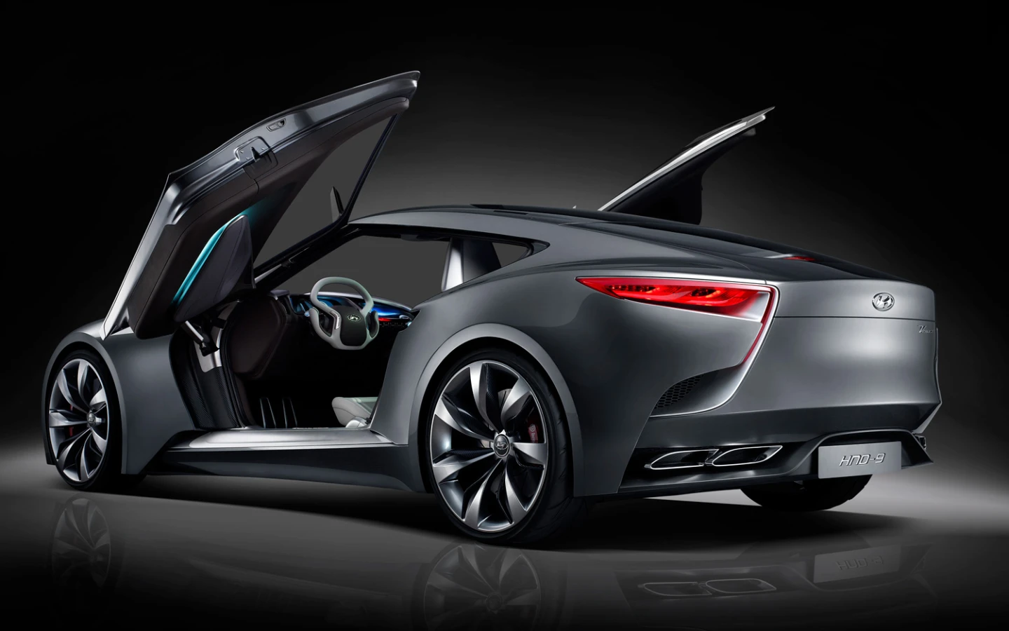 Yes those are in fact gull-wing doors