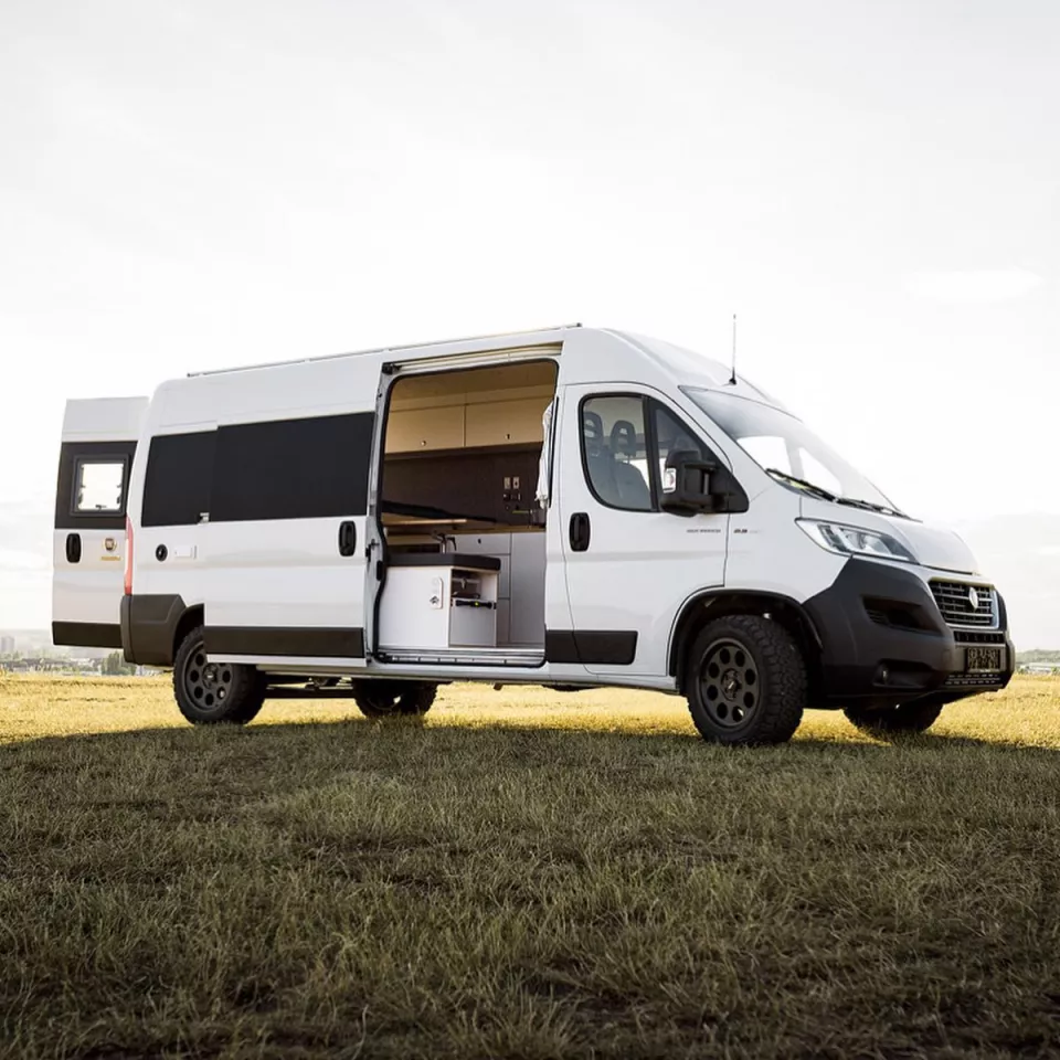 Vanlife calls this slight variation the Sportiv (Sporty) Concept, and it includes additions like the available all-terrain tires and suspension lift